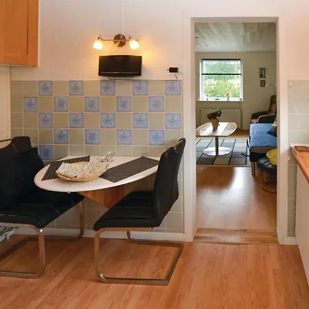 Stunning In With Kitchen 아파트
